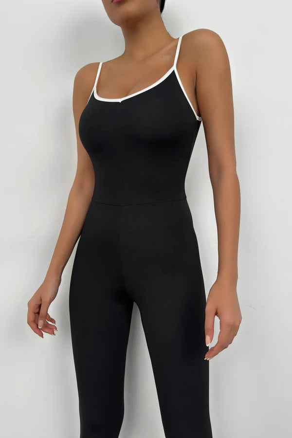 Sport Jumpsuit mit Paspelierung